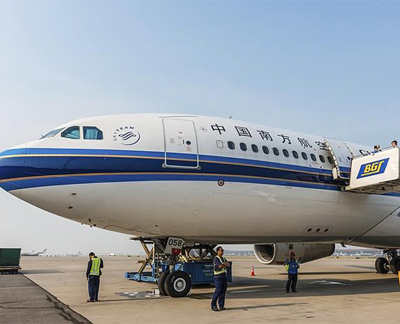 مفاجآة سارة لموظفي إحدى الشركات الصينية... رحلة مجانية الى تايلاند