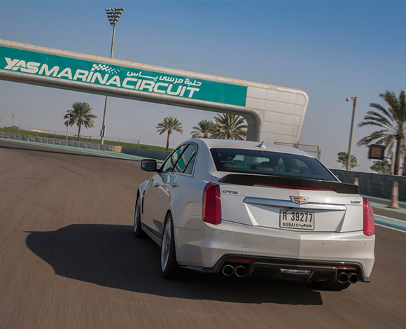 كاديلاك CTS-V 2016 قدرات حقيقية للقيادة ضمن الحلبات
