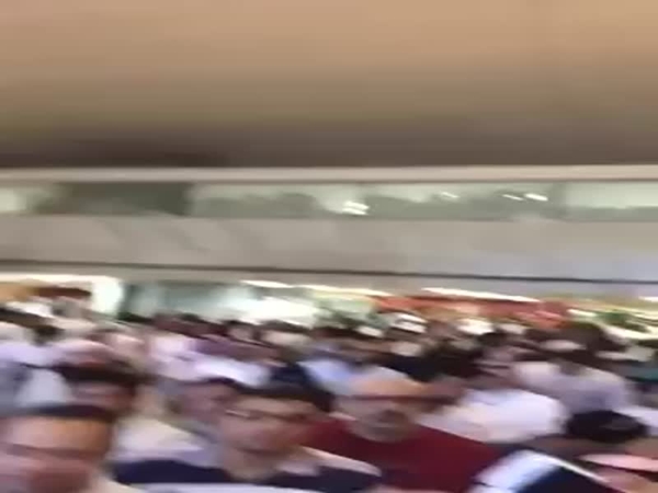 شاهد فوضى وزحام بمطار الملك عبد العزيز