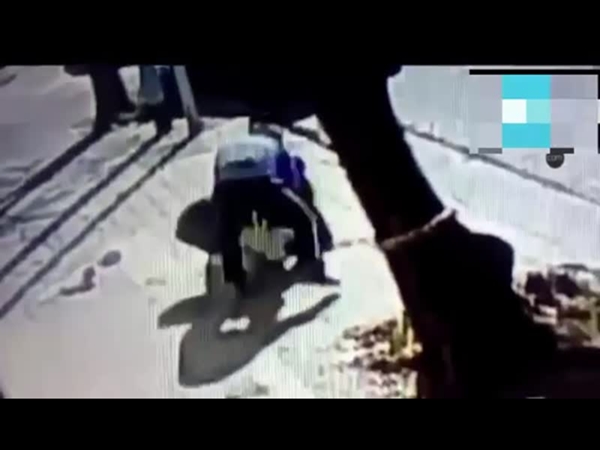 شاهد بالفيديو .. محاولة اختطاف طفلة في وضح النهار