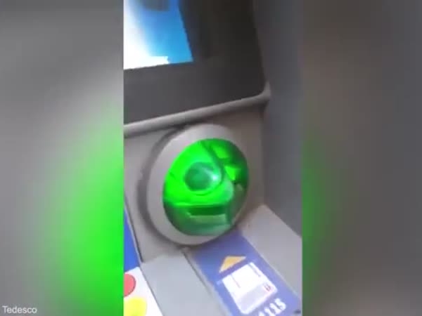 احذر سرقة نقودك بهذه الطريقة .. فيديو