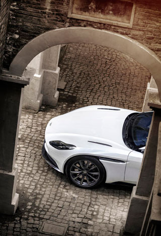DB11 تُقدم الآن مع محرك فئة V8