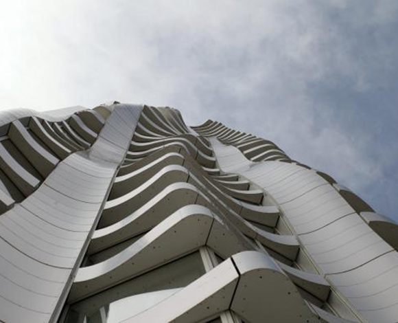 صور سفر حول العالم... مبان متعرجة مذهلة بتصميم اشهر مهندس معماري في العالم
