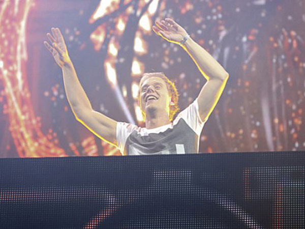كيف كانت اجواء حفلة Armin van Buuren في ابوظبي؟