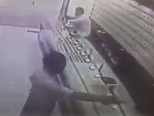 الشرطة تقبض على المتهم في إطلاق النار داخل محل بيع المجوهرات .. فيديو