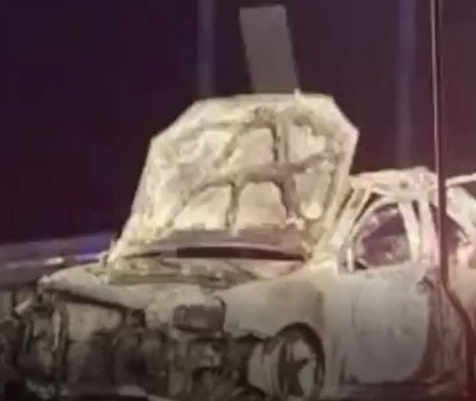 فيسبوك يسجل حادث سحق فتاتين داخل سيارتهما