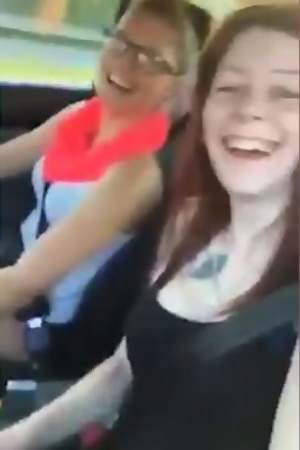 فيديو مرعب .. فتاة توثق حادث وفاتها بنفسها