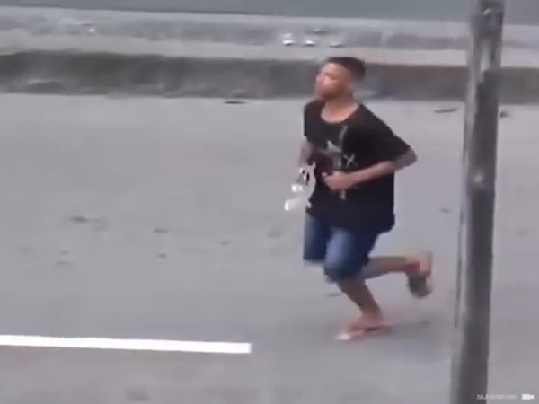 سرقة علنية في البرازيل .. ولا يتحرك أحد
