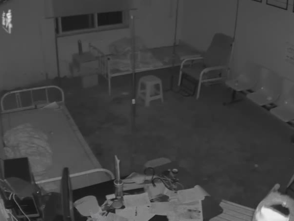لص يستعمل ورق المرحاض حتى لا ينكشف.. لكنه لم يعي كل الظروف .. فيديو