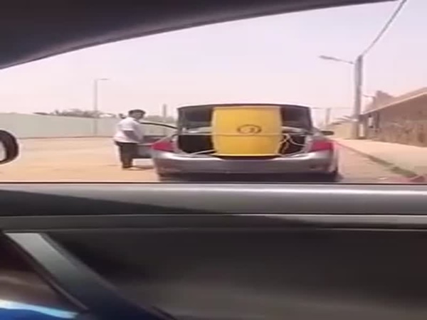 بالفيديو وعلى الطريقة السعودية .. فلبيني يصطاد ضبًا