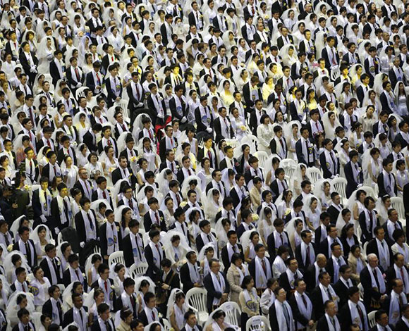 شاهد بالصور حفل زفاف 3800 زوج في كوريا الجنوبية