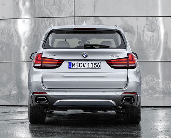 تعرف إلى أحدث سيارات بي إم دبليو رباعية الدفع الجديدة X5 xDrive40e
