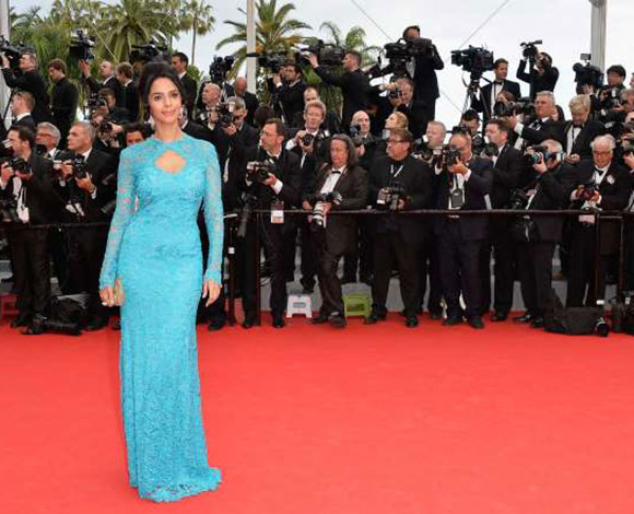 إطلالات حسناوات "بوليوود" في مهرجان "Cannes" تضاهي حسناوات "هوليوود" بالصور