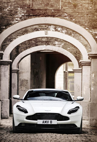 DB11 تُقدم الآن مع محرك فئة V8