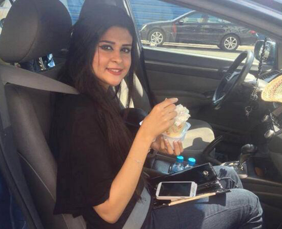 صور سيارات سلمى رشيد نجمة "اراب ايدول"  