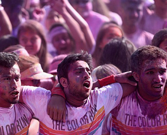"سباق الألوان Color Run" في دبي بالصور