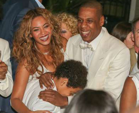 "Solange Knowles" شقيقة "بيونسيه" تتزوج في شوارع نيو اورليانز