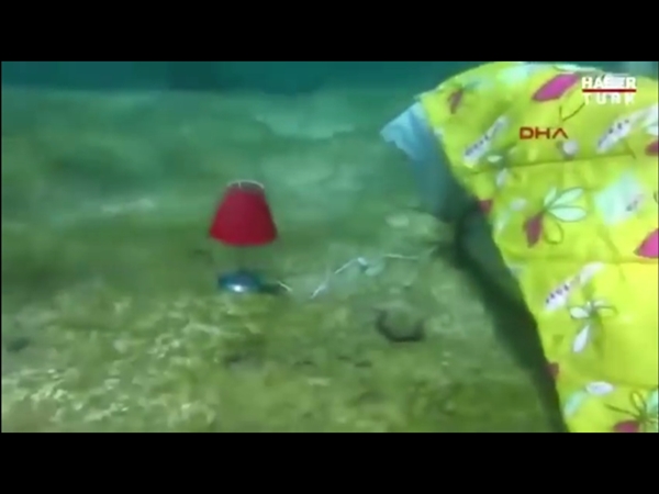 شاهد كيف حول غواصان تركيان قاع البحر لغرفة نوم