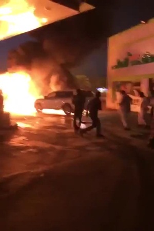 بالفيديو .. يضحي بحياته لمنع كارثة