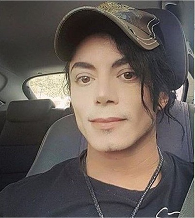 شاهد شبيه ماكيل جاكسون يشعل مواقع التواصل الاجتماعي