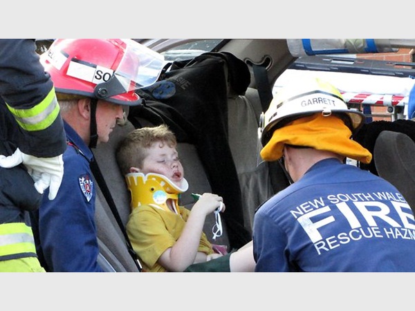 فيديو مزعج .. طفل يتم دهسه بالسيارة والسائق لم يلحظه إلا بعد فوات الأوان