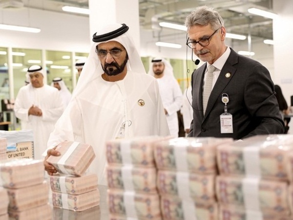 لأول مرة .. الإمارات تطبع عملاتها بنفسها