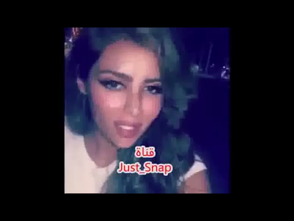 شاهد مذيعة وهي تتعرض للتحرش من قبل مشجعي كرة القدم