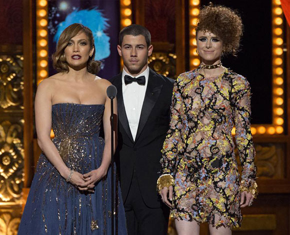 إليك بالصور أبرز مشاهد حفل " Tony Awards" للفنون المسرحية