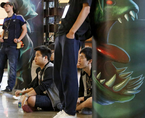 بالصور: توزيع جوائز بالملايين في بطولة لعبة الفيديو "Dota 2" في سياتل