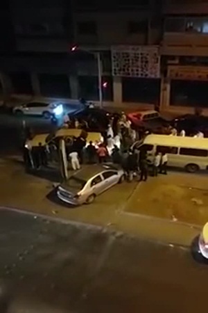 مشاجرة نسائية في الرياض توقف حركة السير