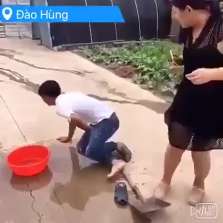 نال ما يستحقه لما كان ينوي فعله .. فيديو