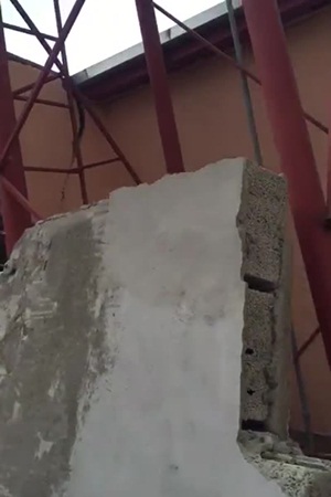 هدم أقاربها بيتهما .. فلجأت لولي العهد