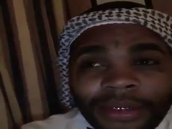 شاهد فيديو لمغني عالمي يعبر عن سعادته بالسعودية والسعوديين