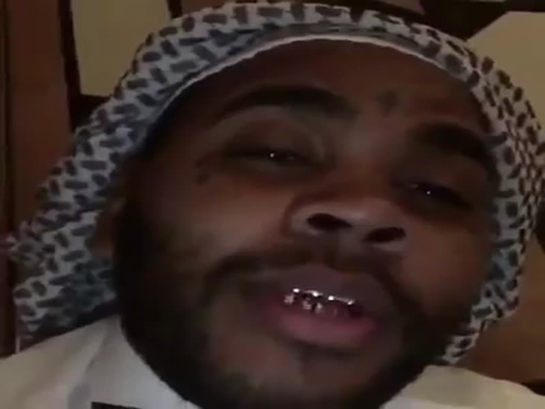 شاهد فيديو لمغني عالمي يعبر عن سعادته بالسعودية والسعوديين