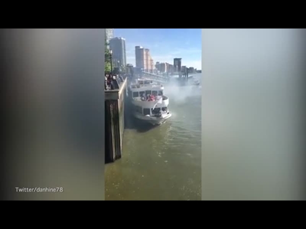 بالفيديو .. شاهد تحطم قارب سياحي في نهر التايمز