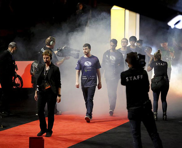 بالصور: توزيع جوائز بالملايين في بطولة لعبة الفيديو "Dota 2" في سياتل