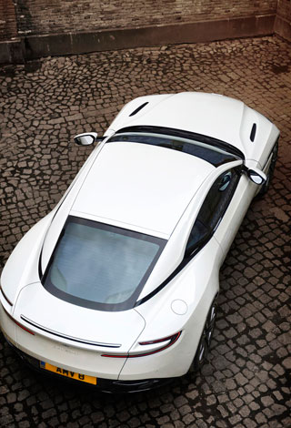 DB11 تُقدم الآن مع محرك فئة V8