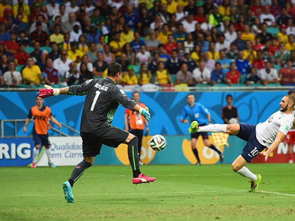  المنتخب الفرنسي يلعب أحد أروع مبارياته منذ زمن ويطيح بالمنتخب السويسري 5-2