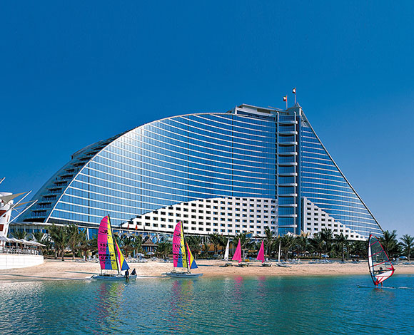 Jumeirah Beach Hotel ... فندق فخم لإقامة مميزة