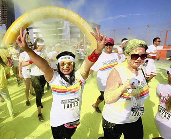 "سباق الألوان Color Run" في دبي بالصور
