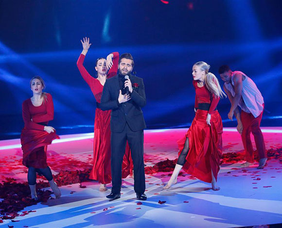 العروض المباشرة من "The X Factor" تنطلق وسط أجواء الق ليلة وليلة