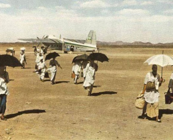 صور نادرة لأداء المسلمين مناسك الحج عام 1953