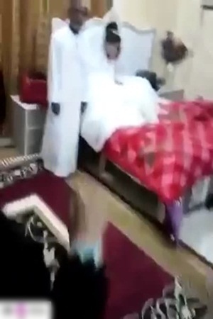 شاهد مسن عماني يتزوج للمرة الأولى بعد إضراب دام 76 عامًا