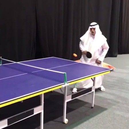 شاهد الشيخ نهيان بن مبارك يستعرض مهاراته الرياضية