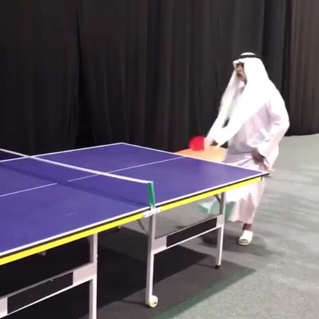 شاهد الشيخ نهيان بن مبارك يستعرض مهاراته الرياضية