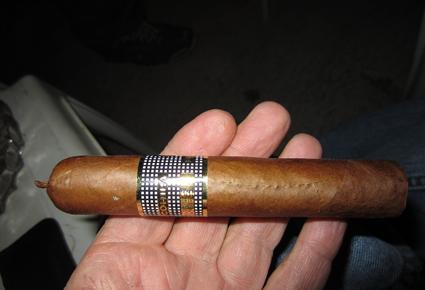 Cohiba Behake أغلى سيجار في العالم