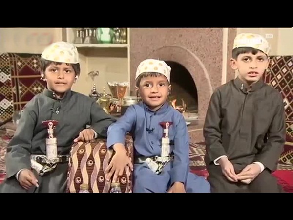 شاهد ماذا أهدى طفلا البادية مقدمة البرنامج