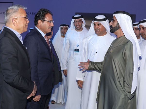 الشيخ محمد بن راشد يفتتح البدء في إنشاء ميدان ون مول