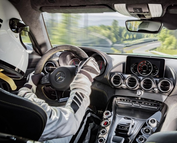Mercedes-AMG GT R الجديدة ستدهشك بميزاتها الجديدة