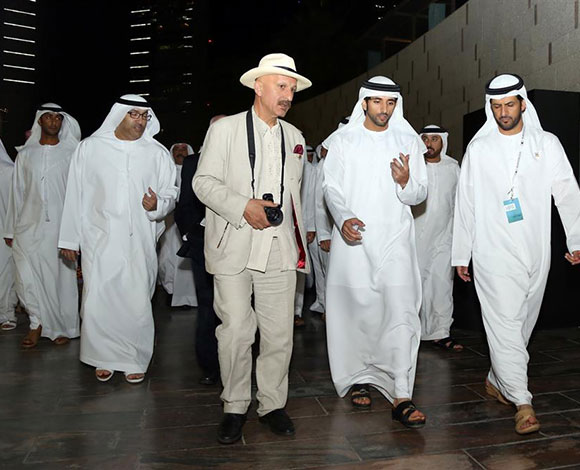 حمدان بن محمد يكرم الفائزين في جائزة التصوير الضوئي